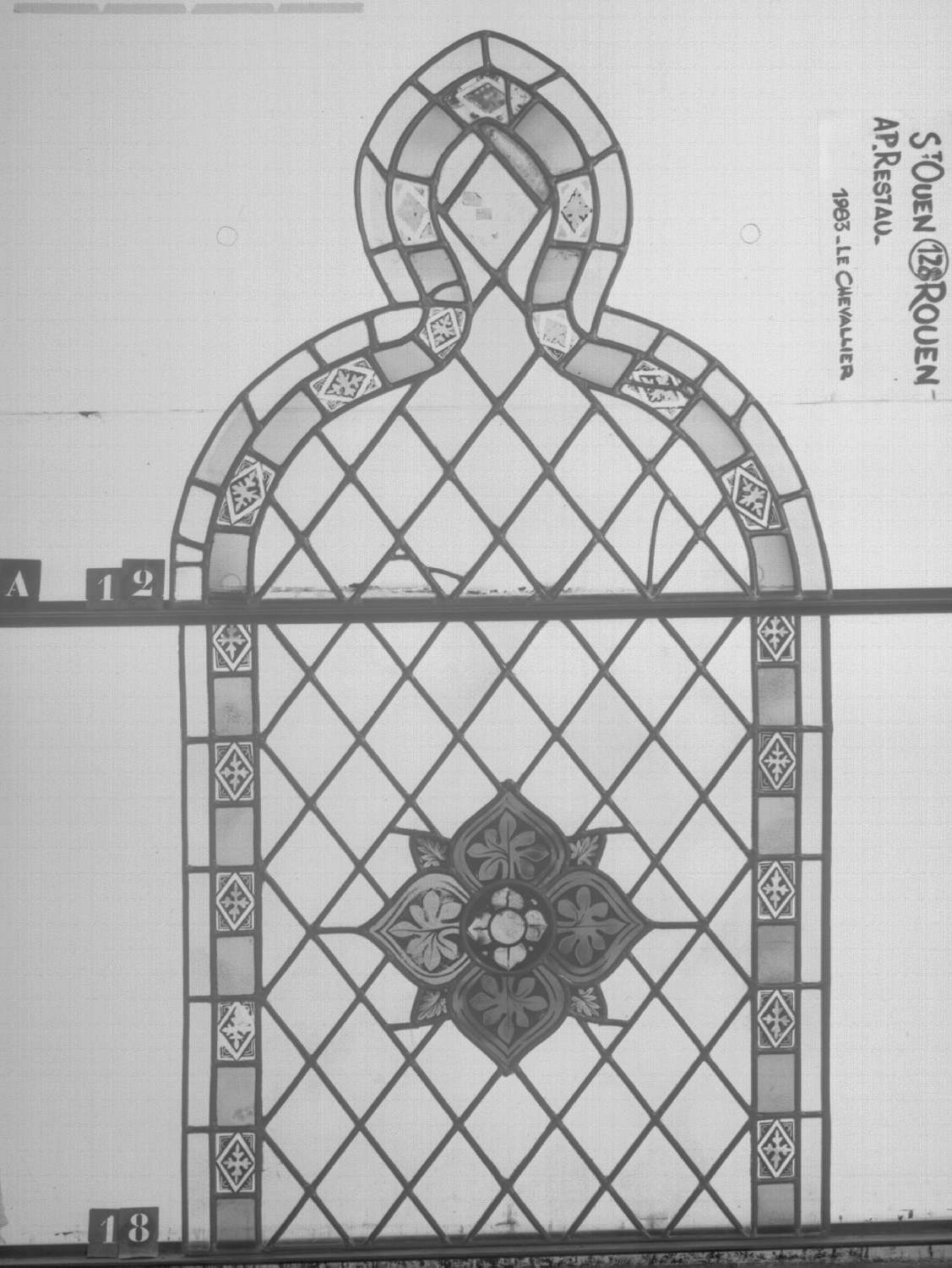 Fenêtre 128 ; Panneaux A 12 - 18