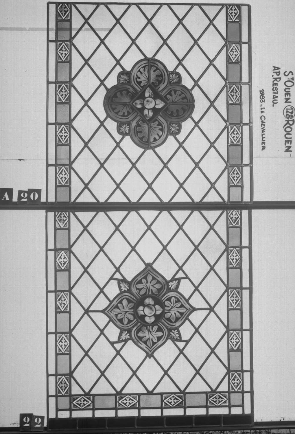 Fenêtre 128 ; Panneaux A 20 - 22