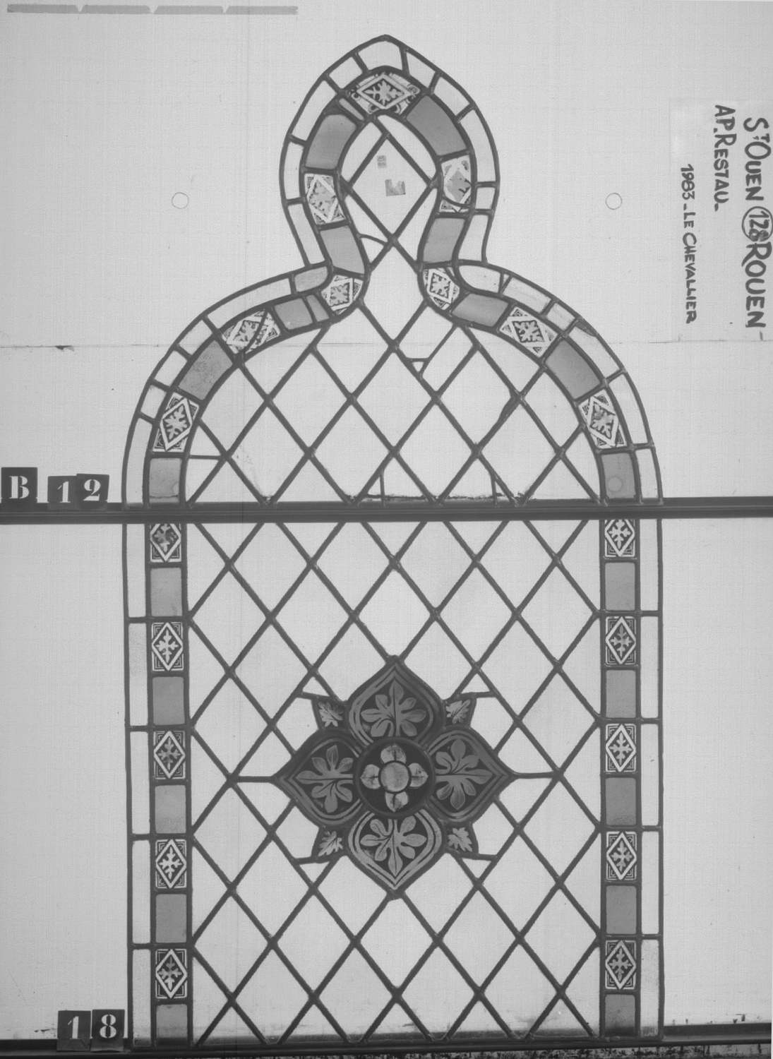 Fenêtre 128 ; Panneaux B 12 - 18