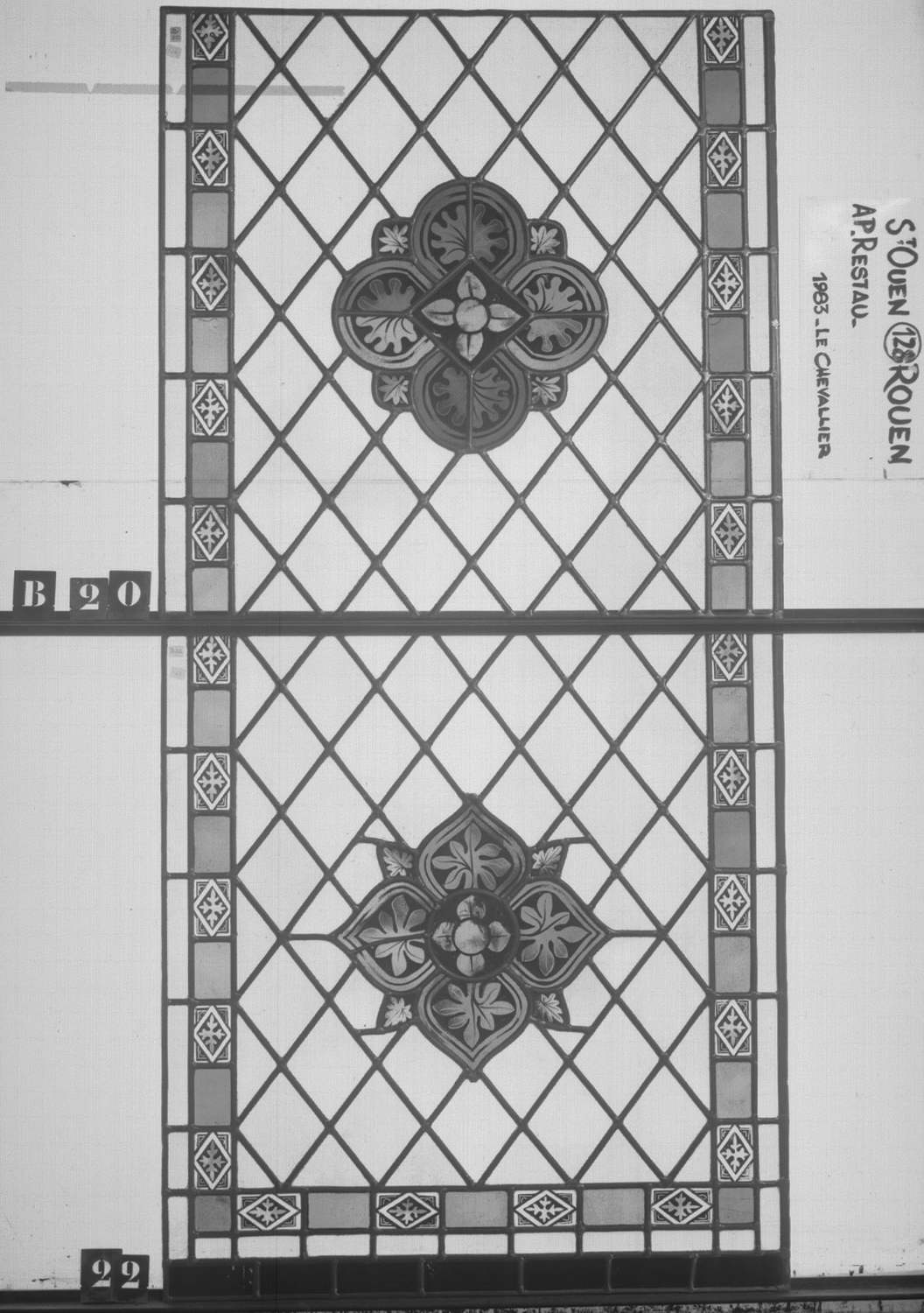 Fenêtre 128 ; Panneaux B 20 - 22