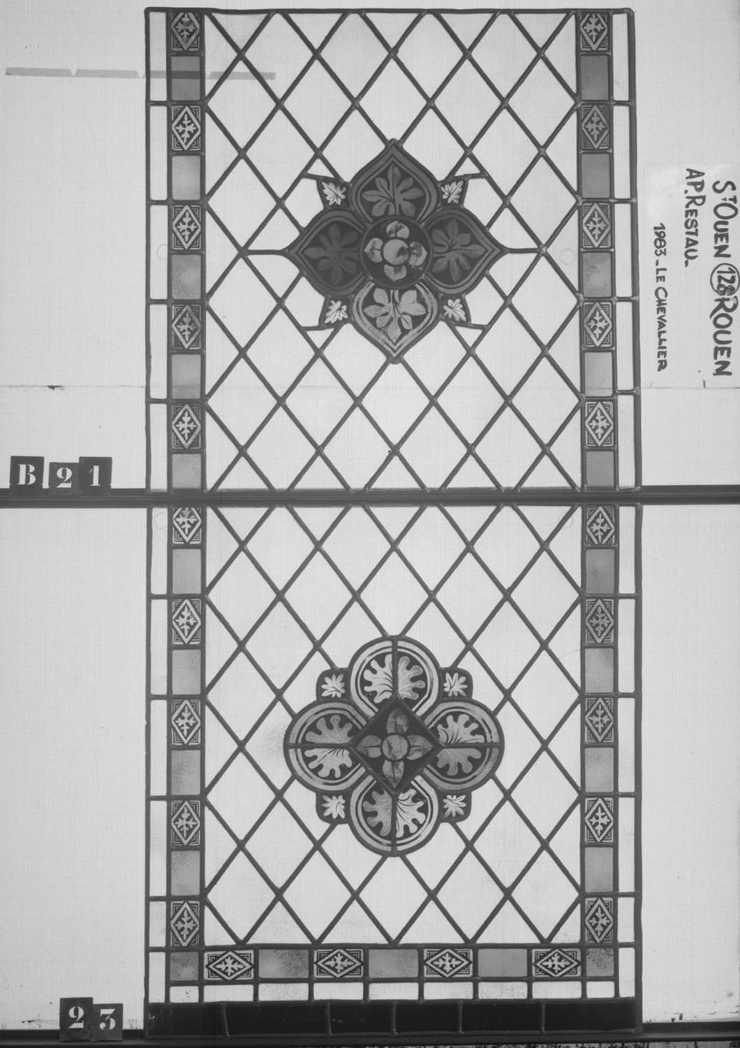 Fenêtre 128 ; Panneaux B 21 - 23