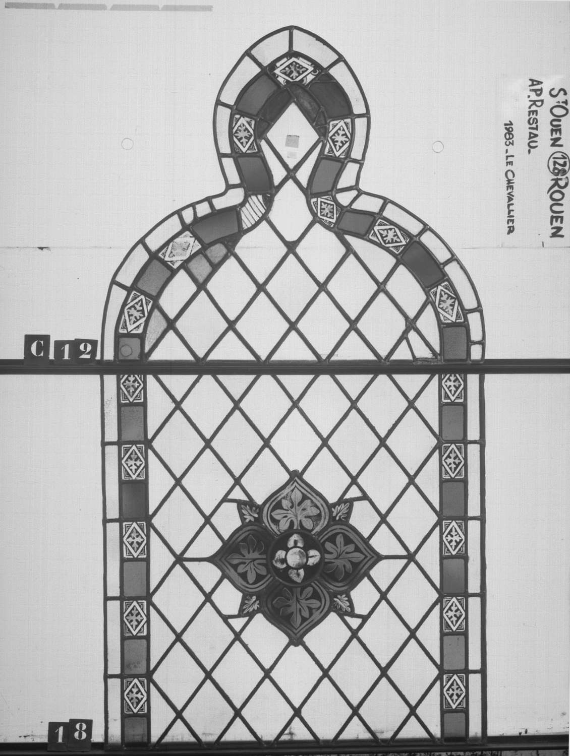 Fenêtre 128 ; Panneaux C 12 - 18