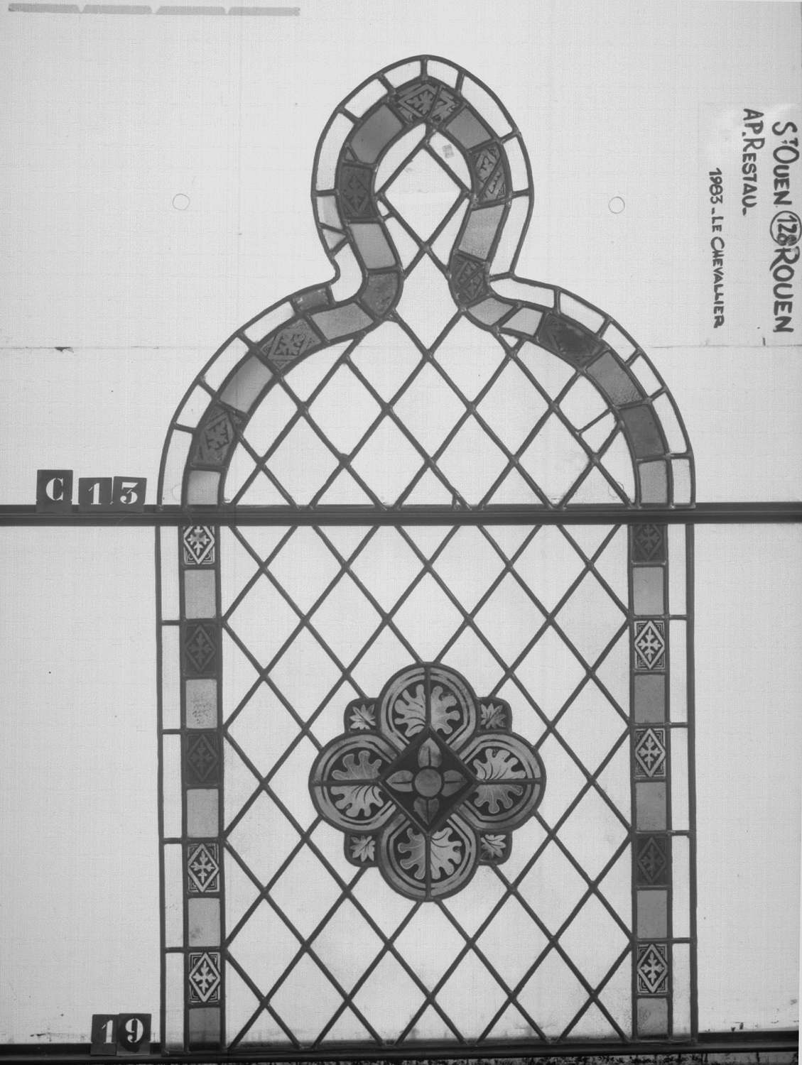 Fenêtre 128 ; Panneaux C 13 - 19