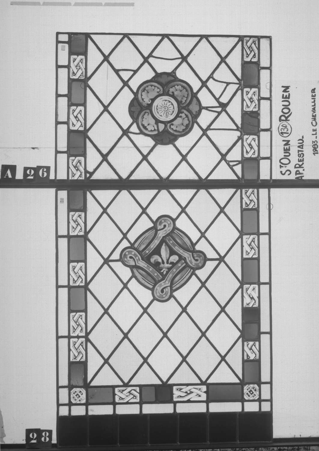 Fenêtre 130 ; Panneaux A 26 - 28