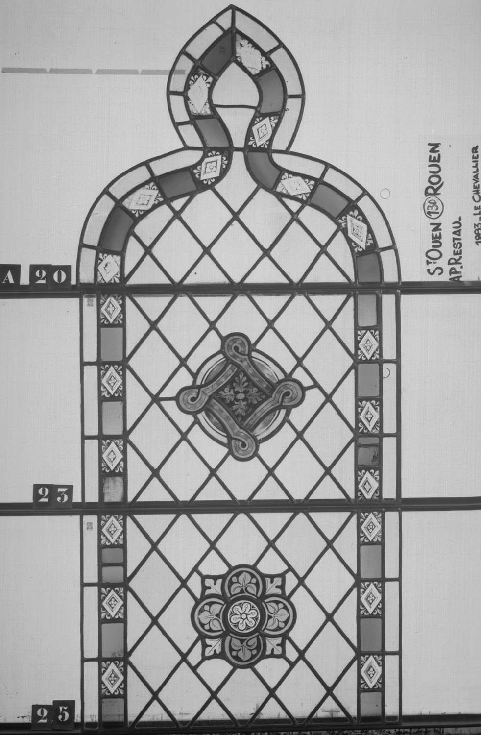 Fenêtre 130 ; Panneaux A 20 - 23 - 25