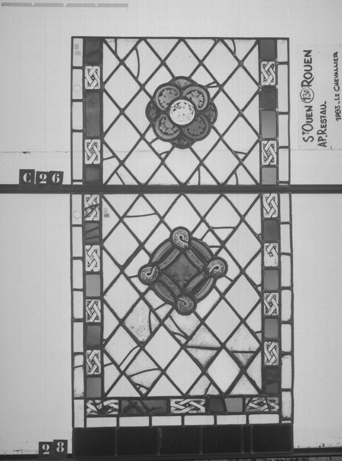 Fenêtre 130 ; Panneaux C 26 - 28