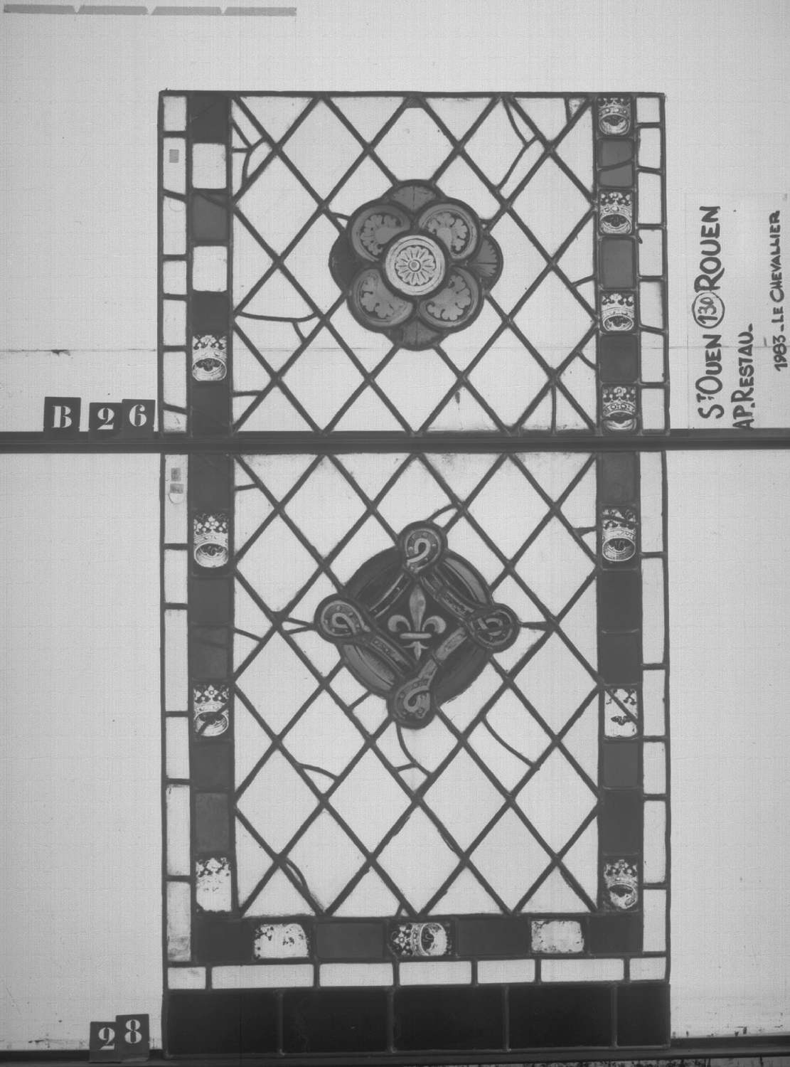 Fenêtre 130 ; Panneaux B 26 - 28