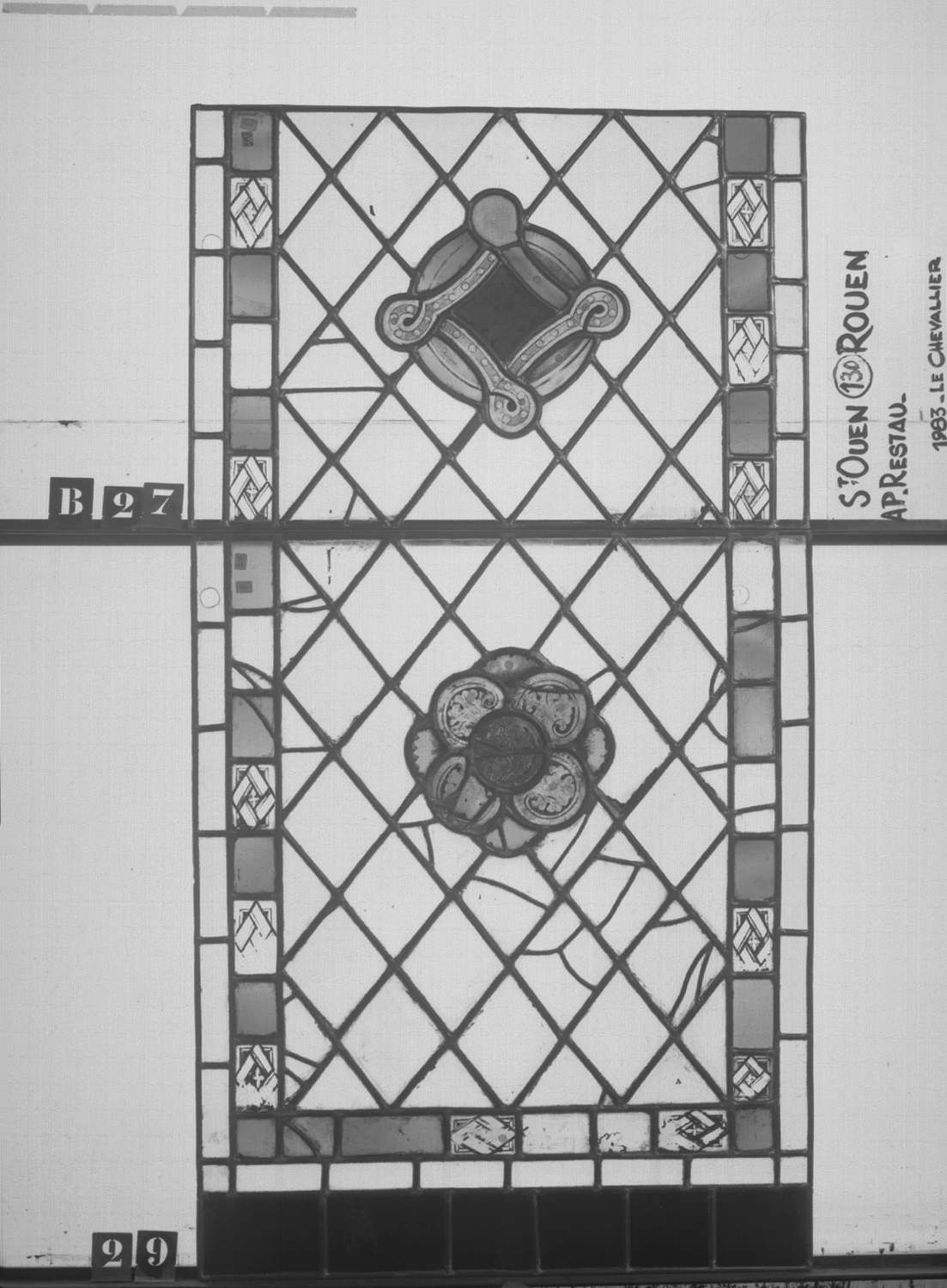 Fenêtre 130 ; Panneaux B 27 - 29