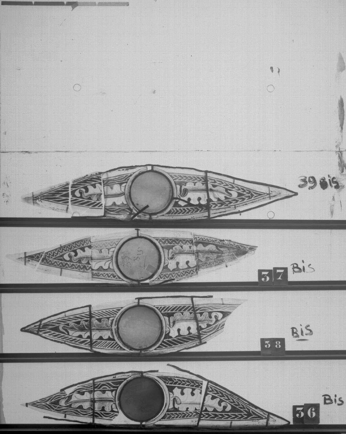 Fenêtre 215 ; Panneaux 36bis - 39bis - 37bis - 38bis