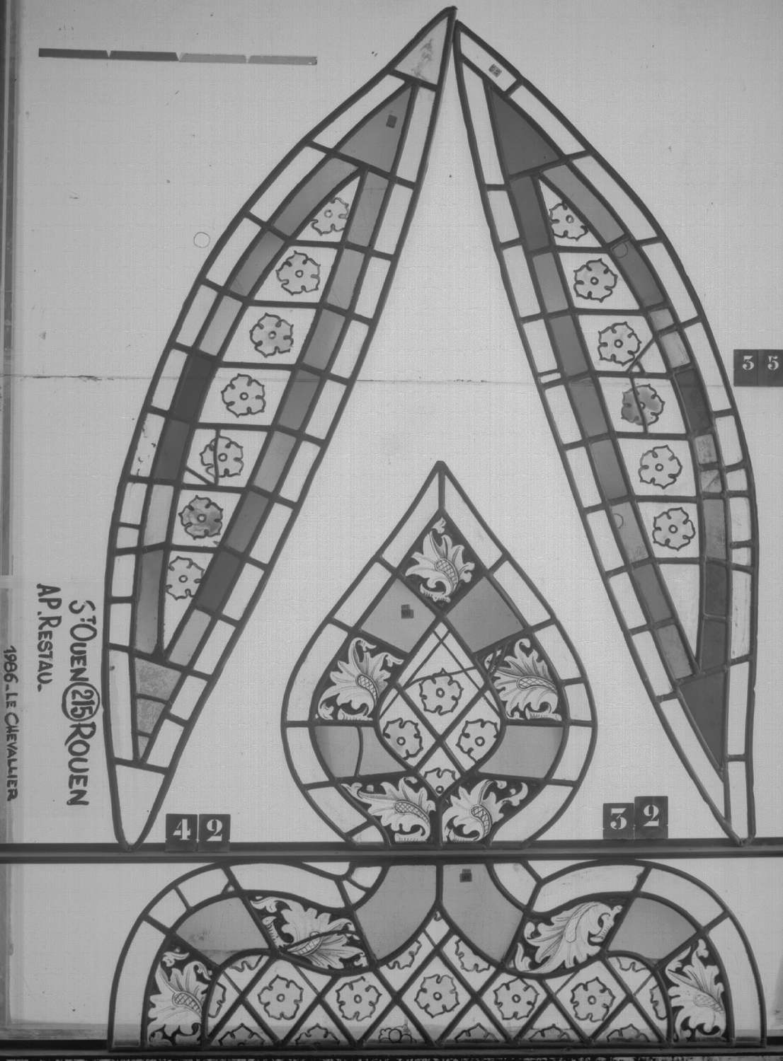 Fenêtre 215 ; Panneaux 32 - 42 - 35