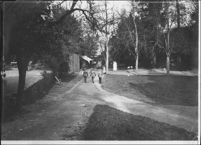 Camp d'officiers allemands. Le parc du château