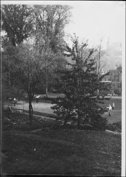 Camp d'officiers allemands. Le parc du château