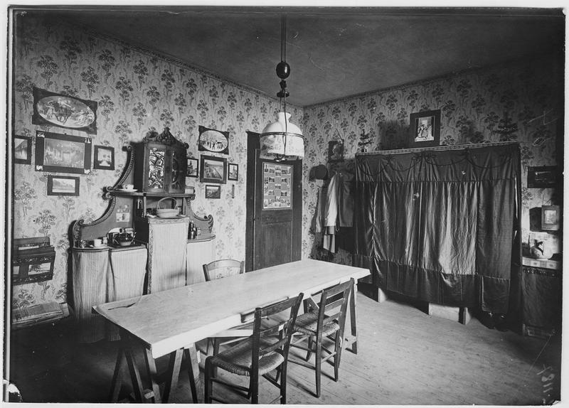 Dépôt d'officiers allemands. Chambre d'un colonel allemand