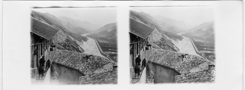 Camp d'officiers allemands prisonniers. Officiers sur la terrasse de leur logement