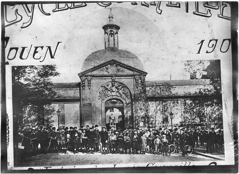 Carte décorée : façade du lycée Corneille