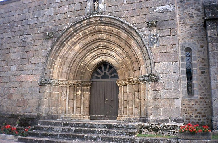 Portail sud de l'église.