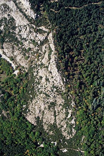 Bourg castral : castrum d'Esclapon