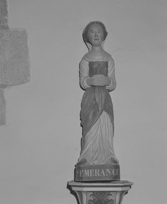 statue : Sainte Emerance