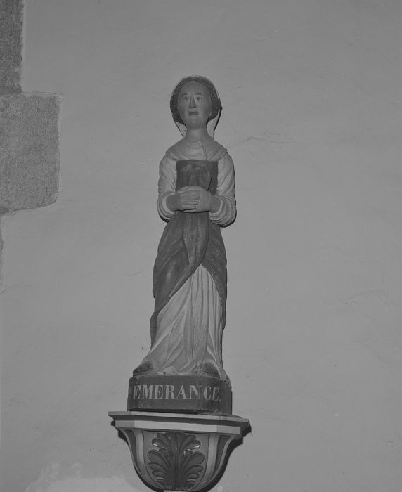 statue : Sainte Emerance