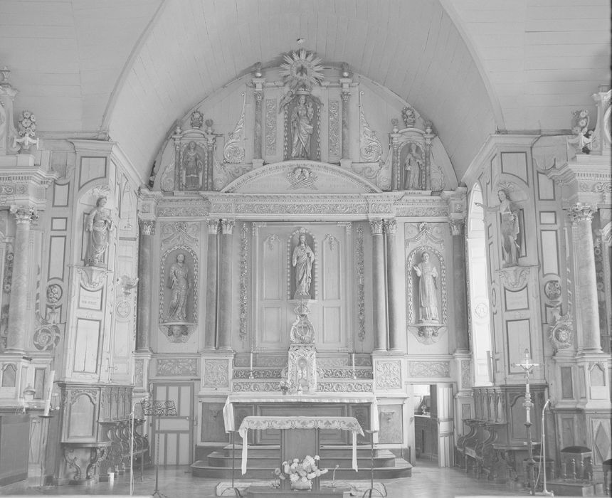 maître-autel, retable, gradins d'autel, tabernacle