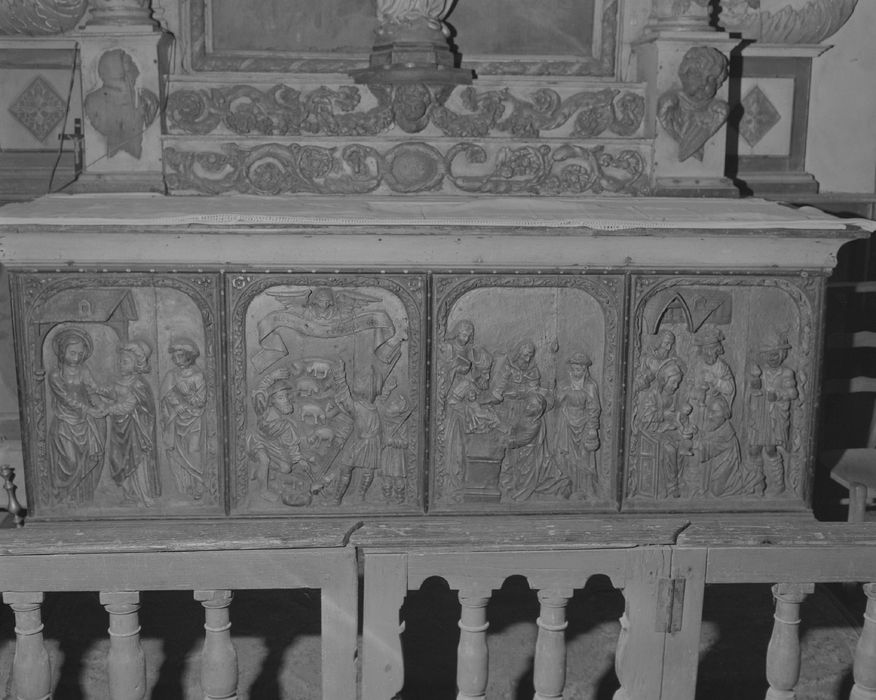 devant d'autel : l'Annonciation, la Visitation, l'Annonce aux bergers, la Présentation au Temple, l'Adoration des Mages, la Nativité