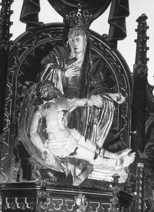 groupe sculpté : Vierge de Pitié