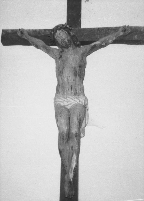 Statue : Christ en croix
