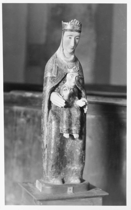 statue : Vierge à l'Enfant
