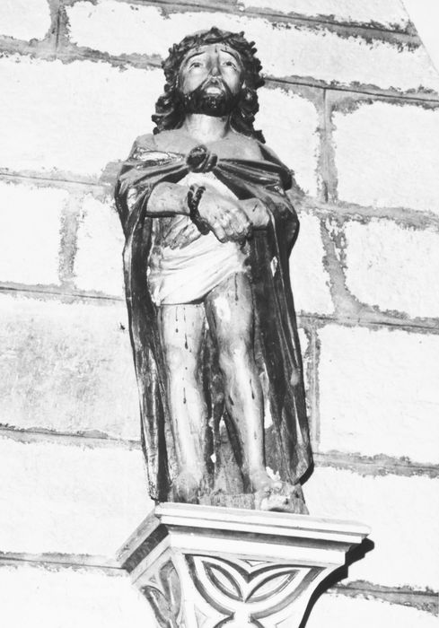 statue : Christ de Pitié