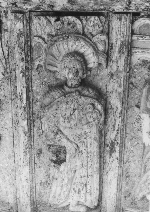 bas-relief de la tribune, détail d’un apôtre