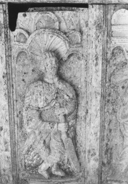 bas-relief de la tribune, détail d’un apôtre