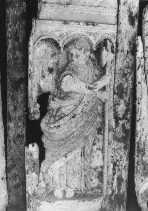bas-relief de la tribune, détail d’un apôtre