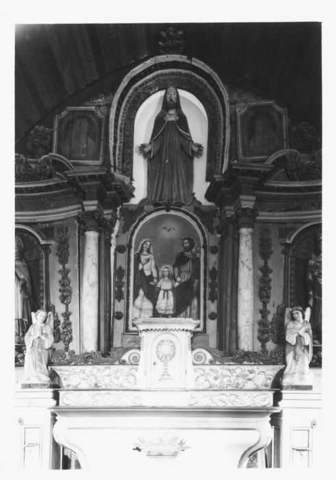 maître-autel, retable, statue : Christ sauveur, tableau : Sainte Famille