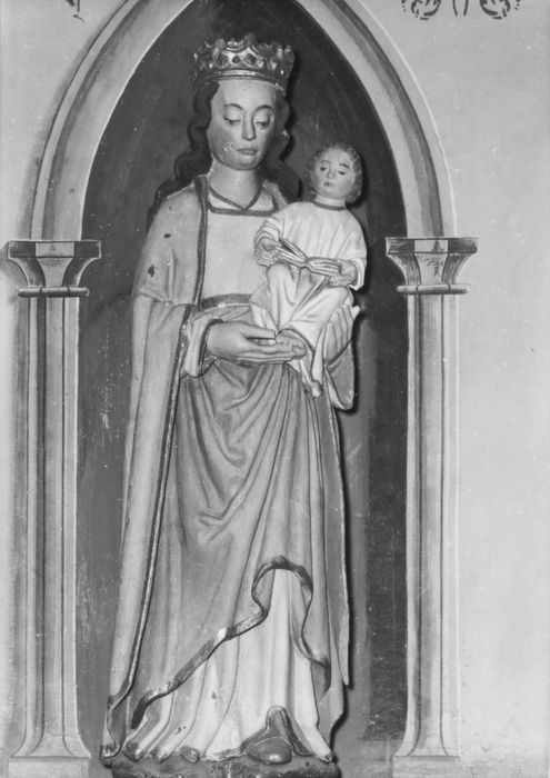 statue : Vierge à l'Enfant
