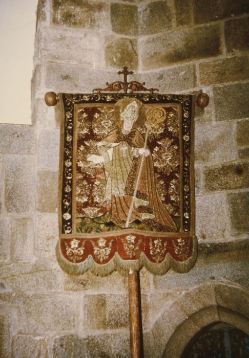 Bannière de procession : Evêque (un), le Rosaire