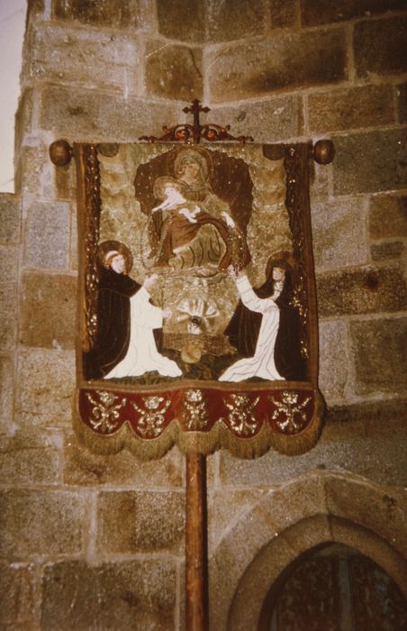 bannière de procession : Evêque (un), le Rosaire