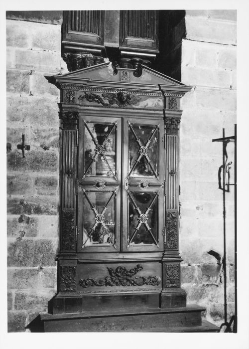 armoire à reliquaires