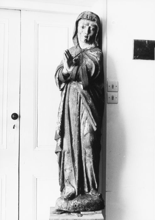 statue : Vierge de calvaire