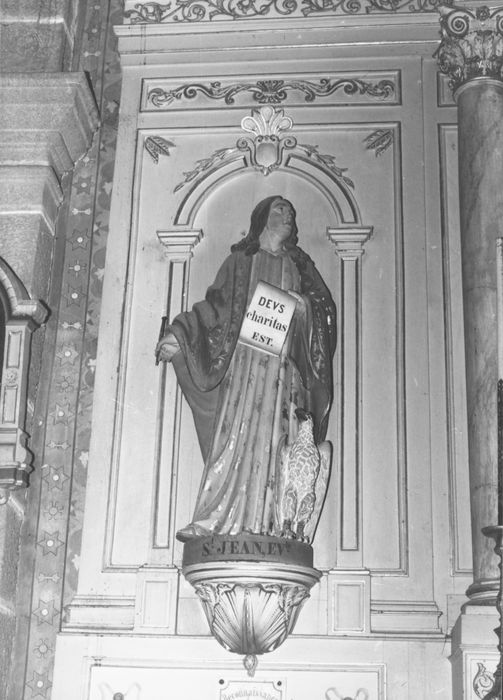 statue : Saint Jean