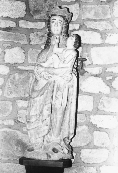 statue : Vierge à l'Enfant
