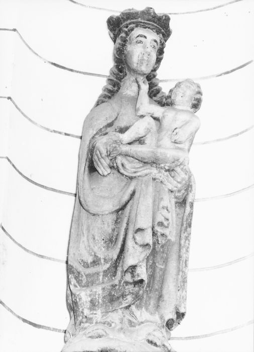 statue : Vierge à l'Enfant