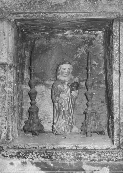 statue : Vierge à l'Enfant