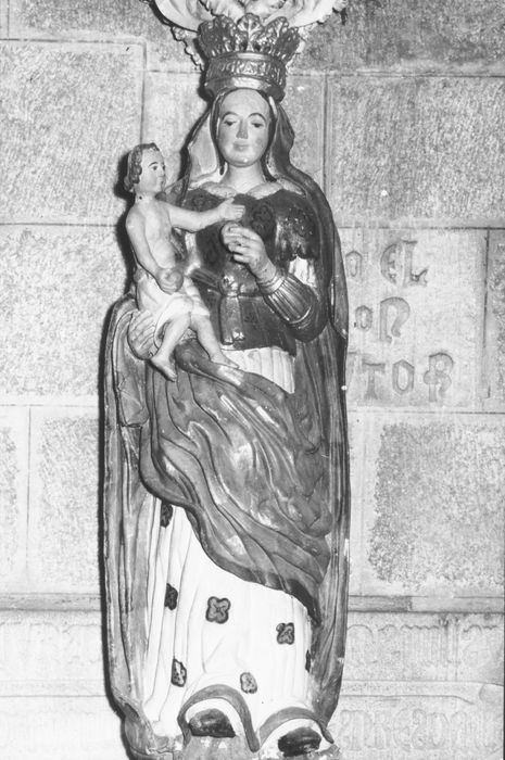 statue : Vierge à l'Enfant
