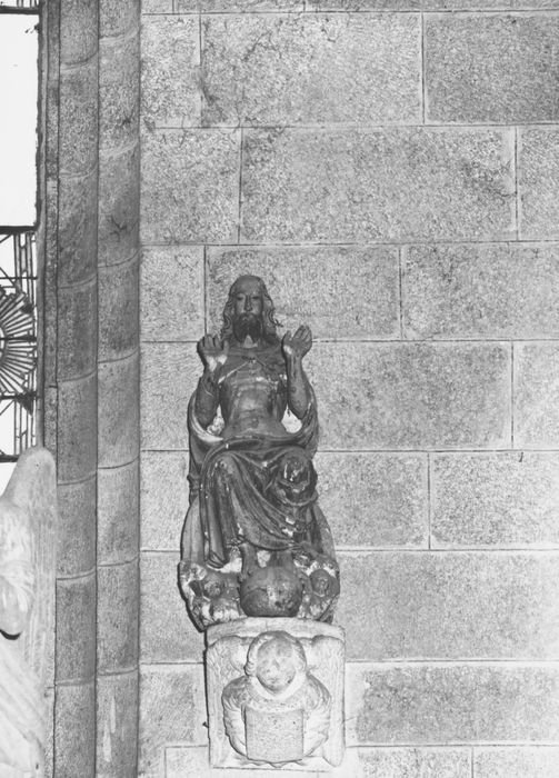 statue : Christ en gloire