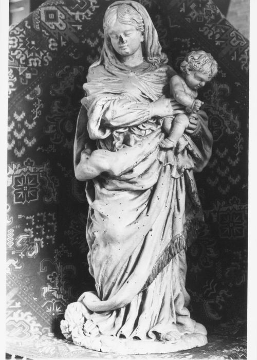 statue : Vierge à l'Enfant