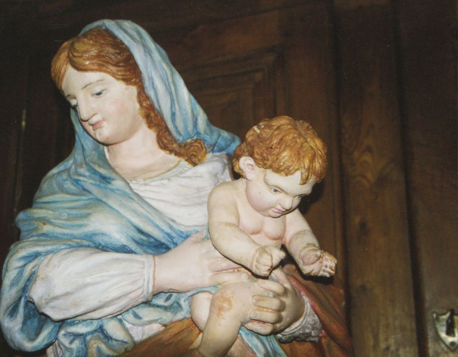 statue : Vierge à l'Enfant, vue partielle