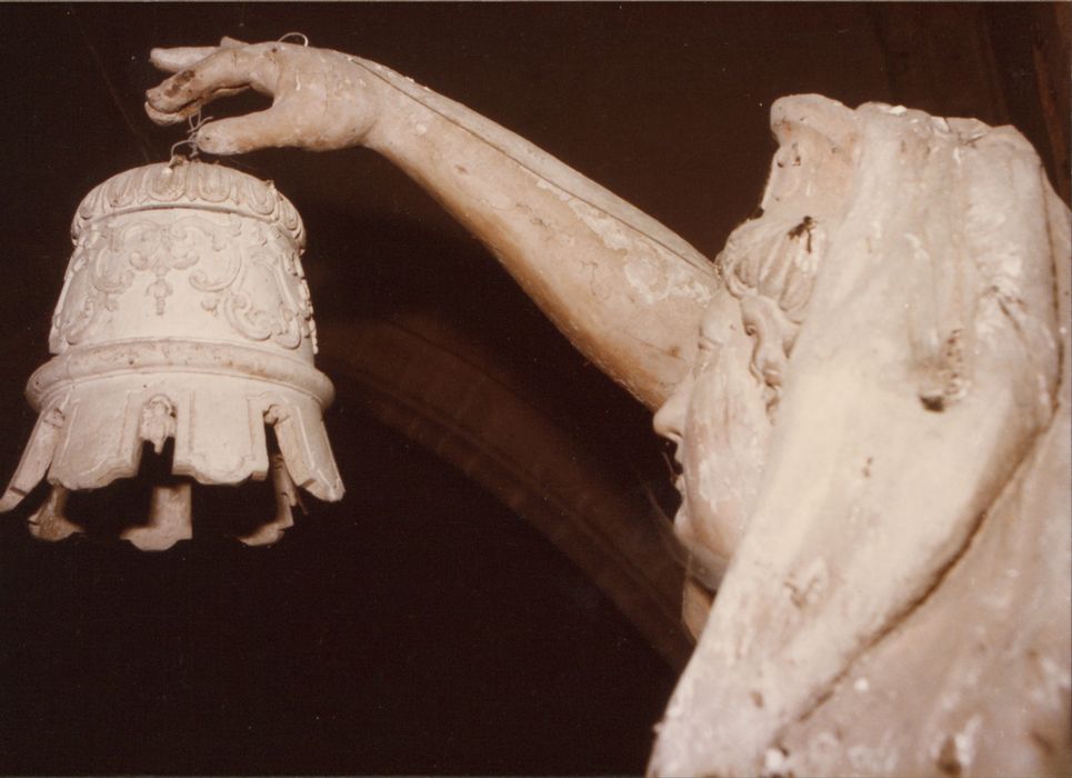 statue : foi (la), détail