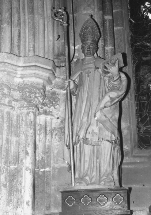 statue : saint Maur
