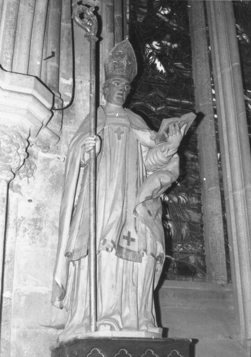 statue : saint Maur