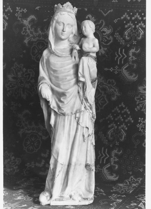 statue : Vierge à l'Enfant